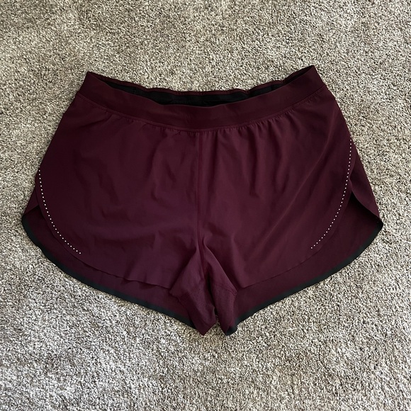 Lululemon Find Your Pace high rise lined 3 inch short - Picture 3 of 10